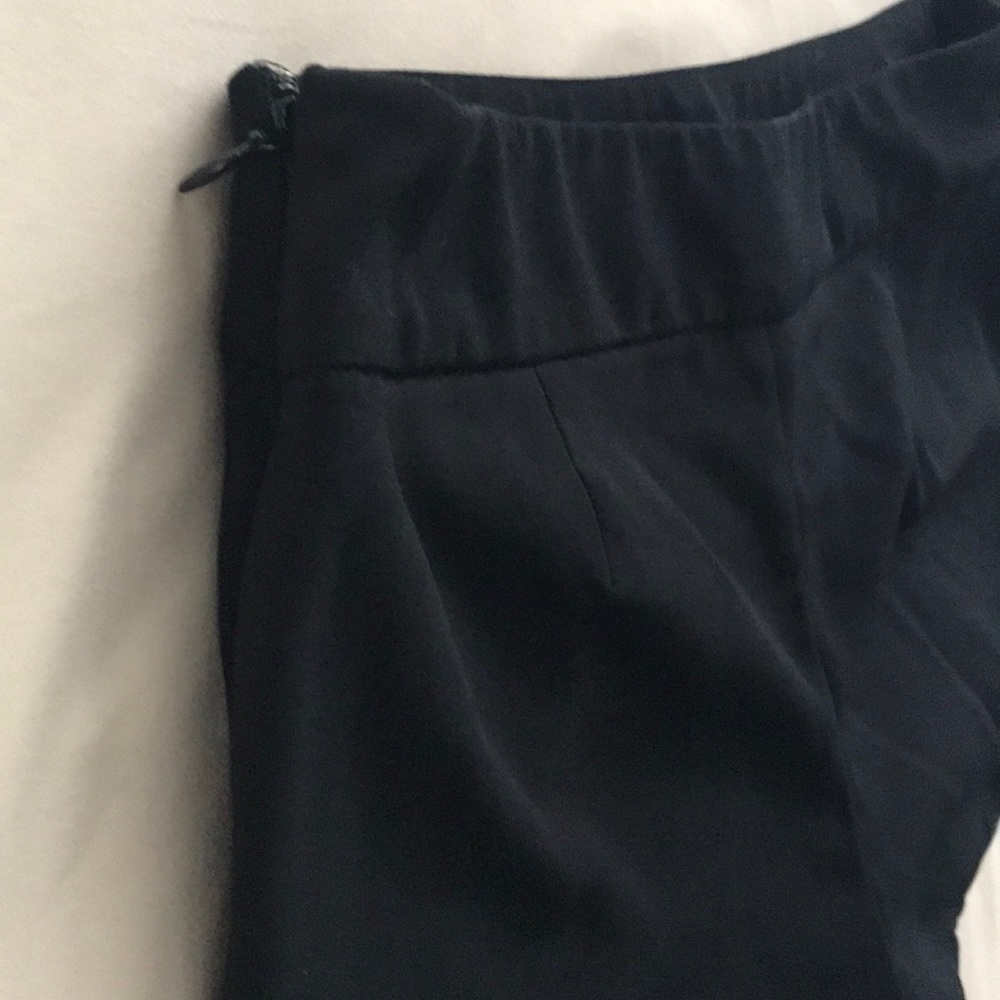 Guess skort🖤🖤 - Picture 5 of 5